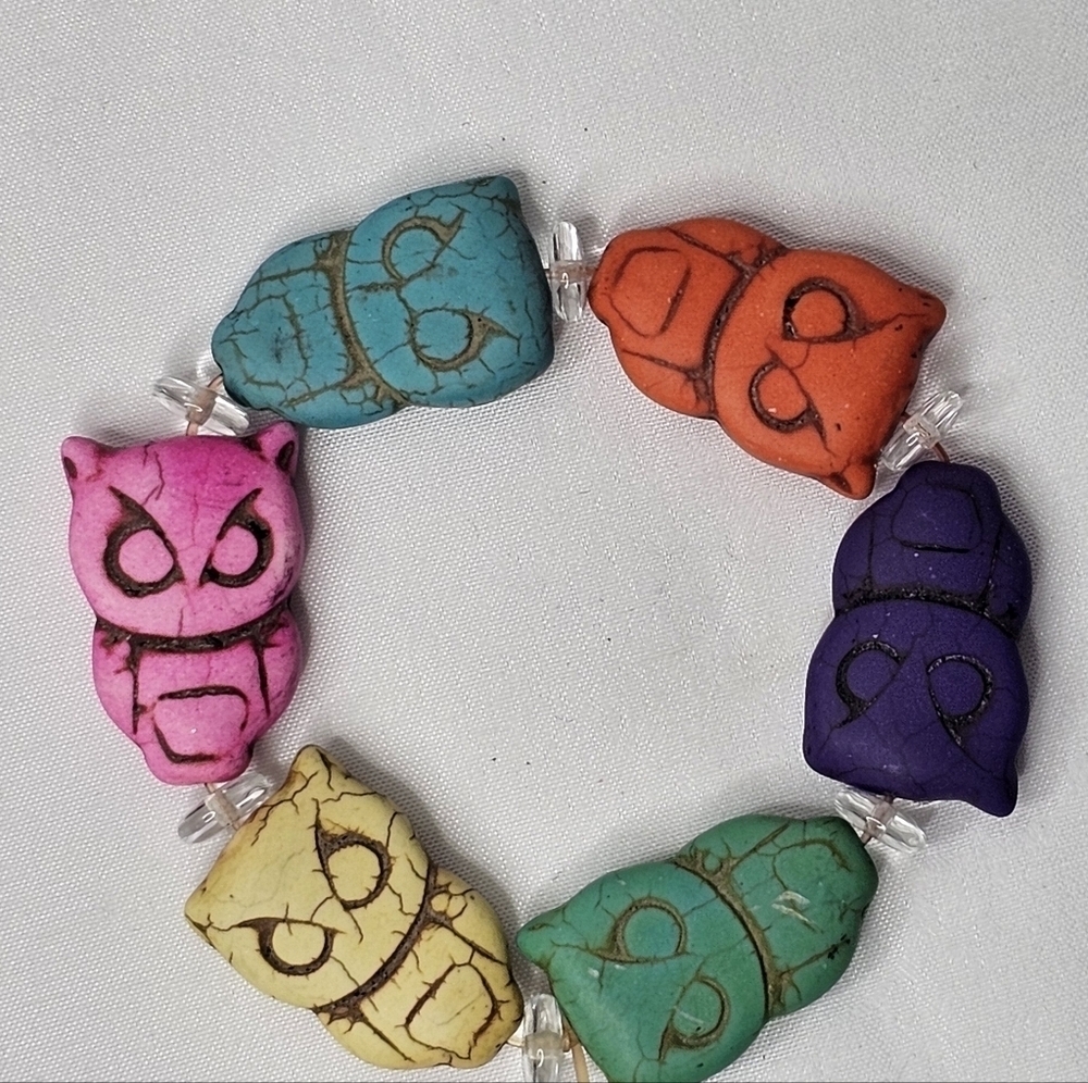 Owl  Howlite Colores Owl Stretch Bracelet
